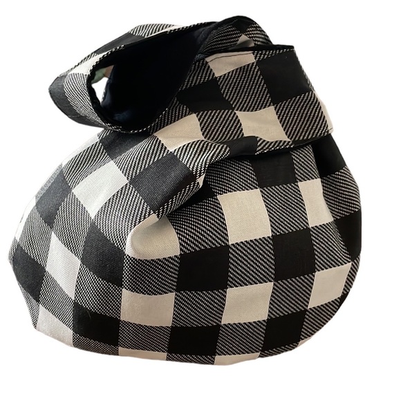 Japanese knot bag. Reversible. Black & White checkered one side all black other. - Picture 7 of 10
